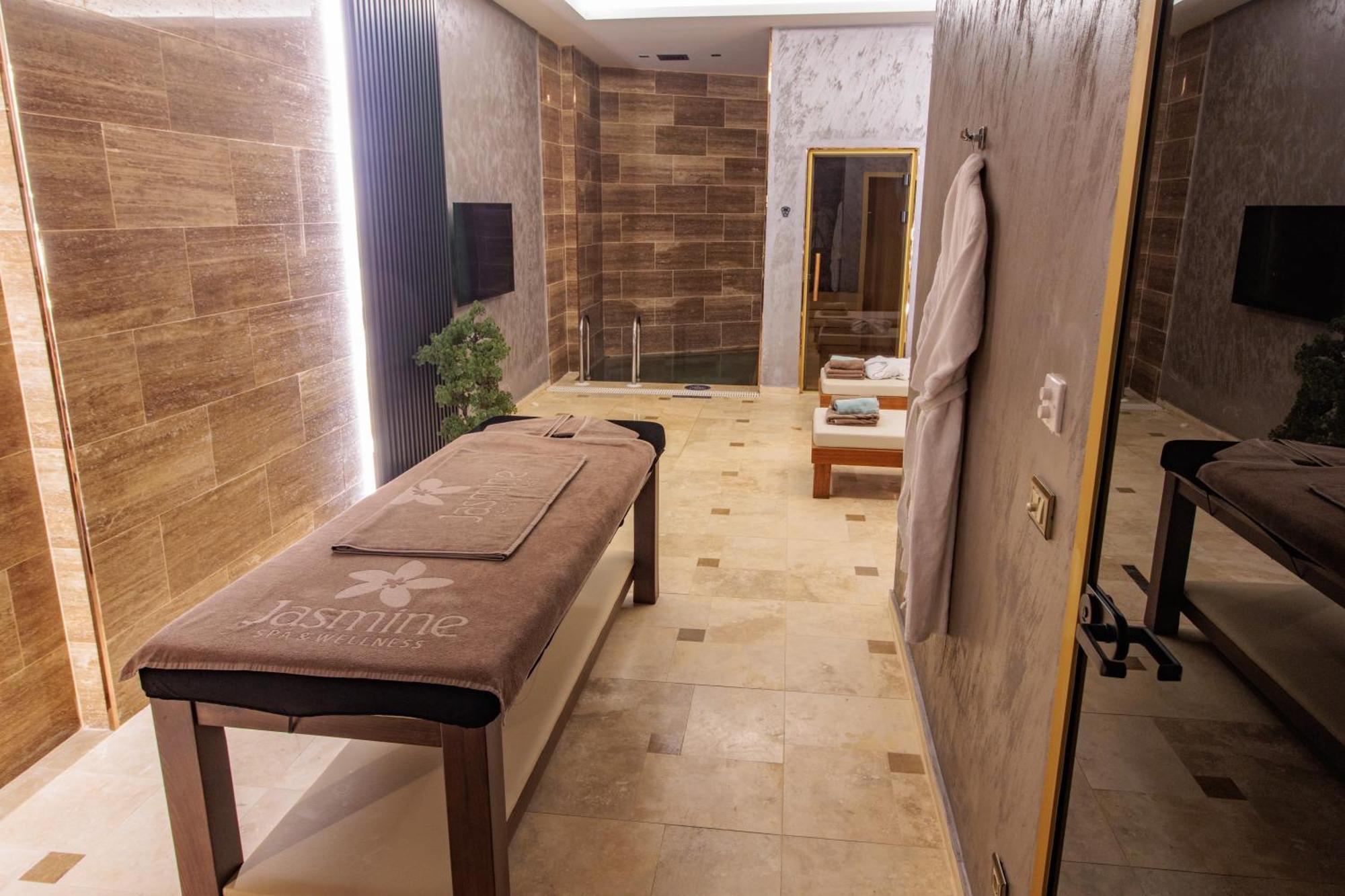 Anadolu Hotels Esenboga Thermal Esterno foto